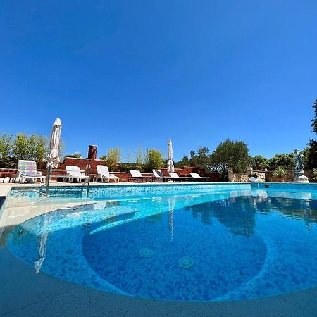 Apartment With Swimming Pool Jelsa  Extérieur photo