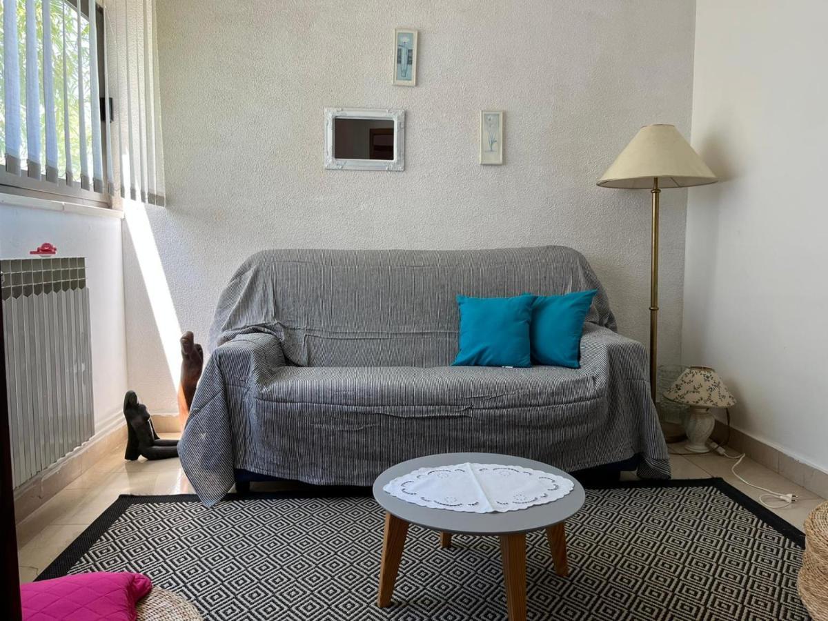 Apartment With Swimming Pool Jelsa  Extérieur photo