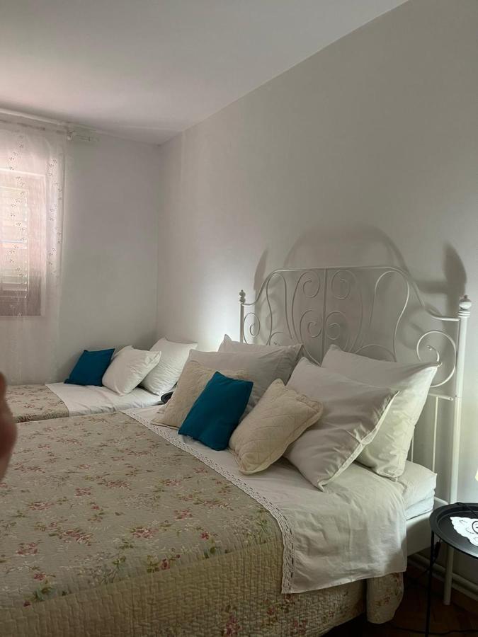 Apartment With Swimming Pool Jelsa  Extérieur photo
