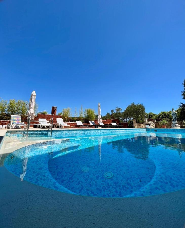 Apartment With Swimming Pool Jelsa  Extérieur photo