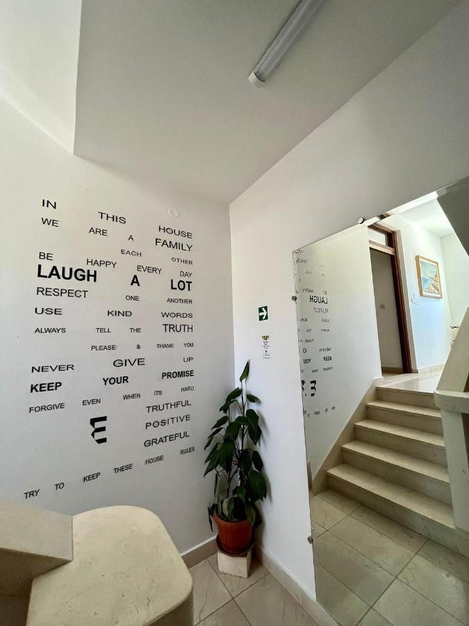 Apartment With Swimming Pool Jelsa  Extérieur photo