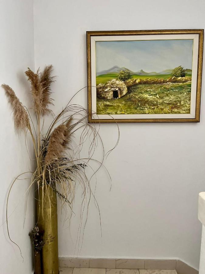 Apartment With Swimming Pool Jelsa  Extérieur photo
