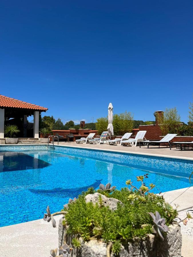 Apartment With Swimming Pool Jelsa  Extérieur photo